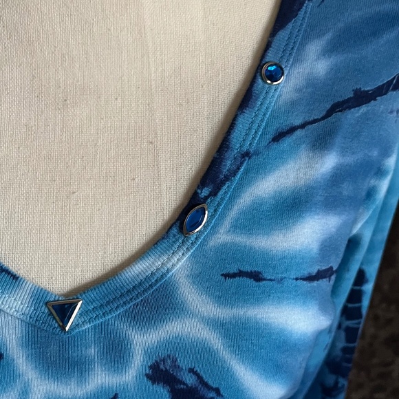 Tryst Long Sleeve 100% Cotton Tie Dye Tee  Jeweled Neckline  Size Large NWT - Picture 3 of 5